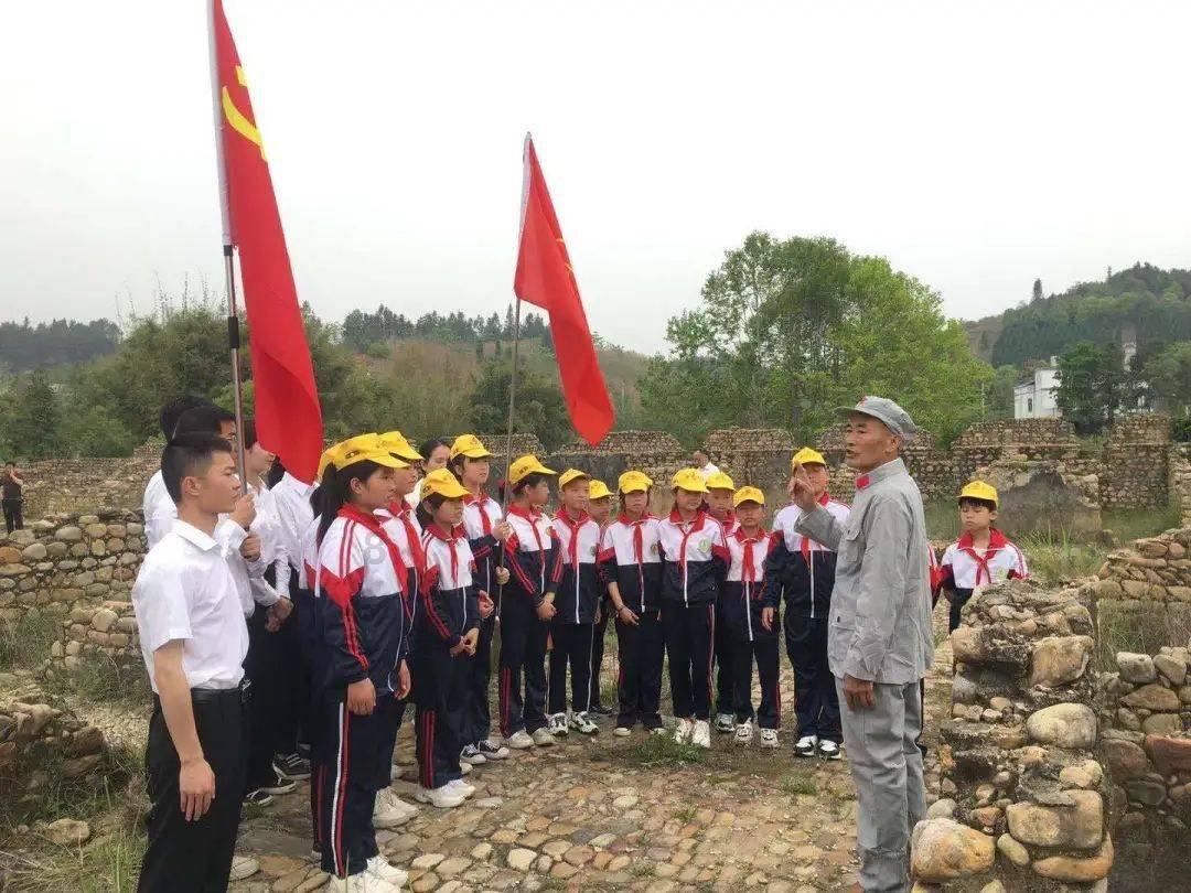 只知道他捐口罩超30万个？张艺兴还曾荣获2个国家级奖项